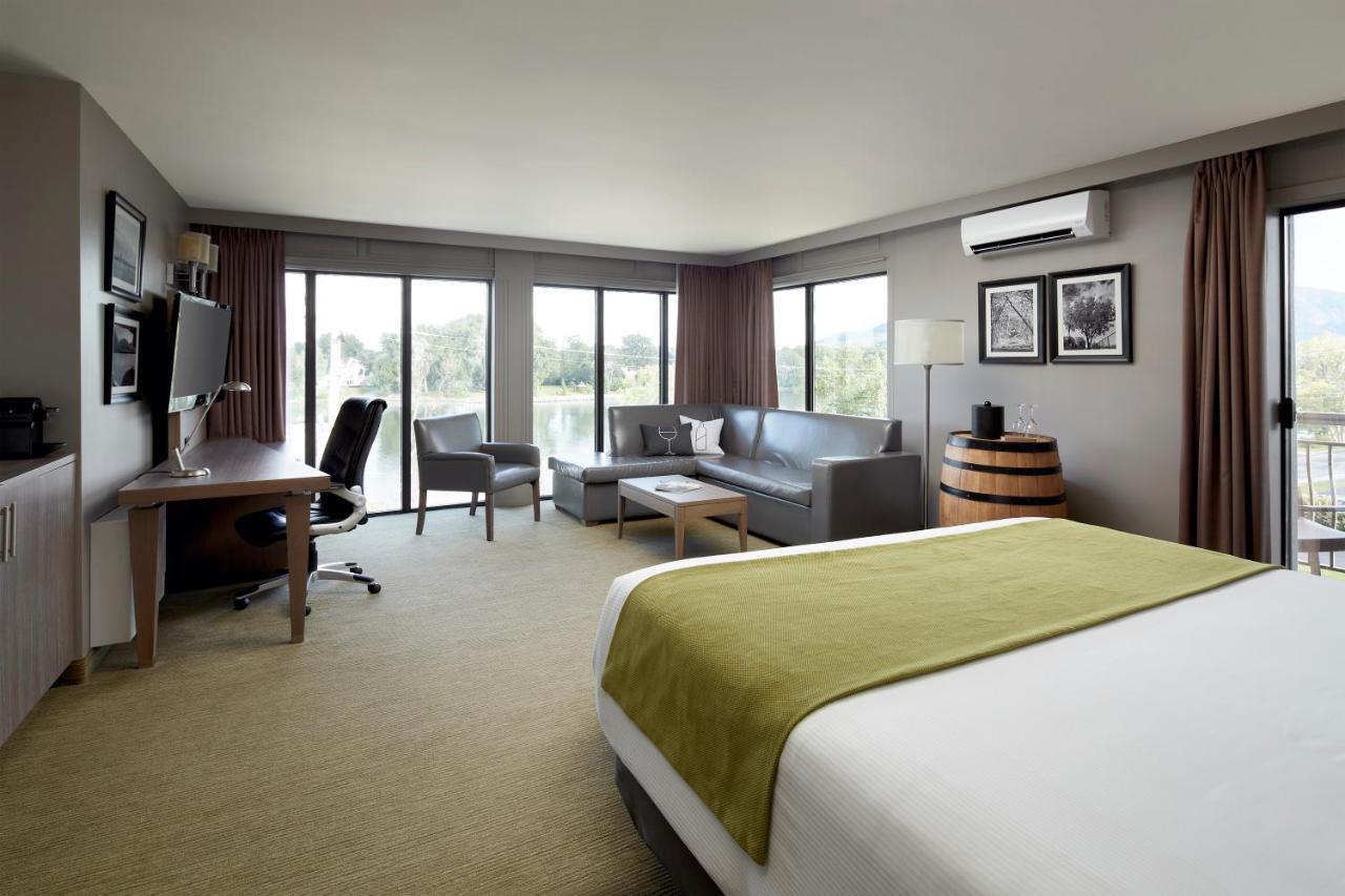 Hotel Rive Gauche Beloeil Екстер'єр фото
